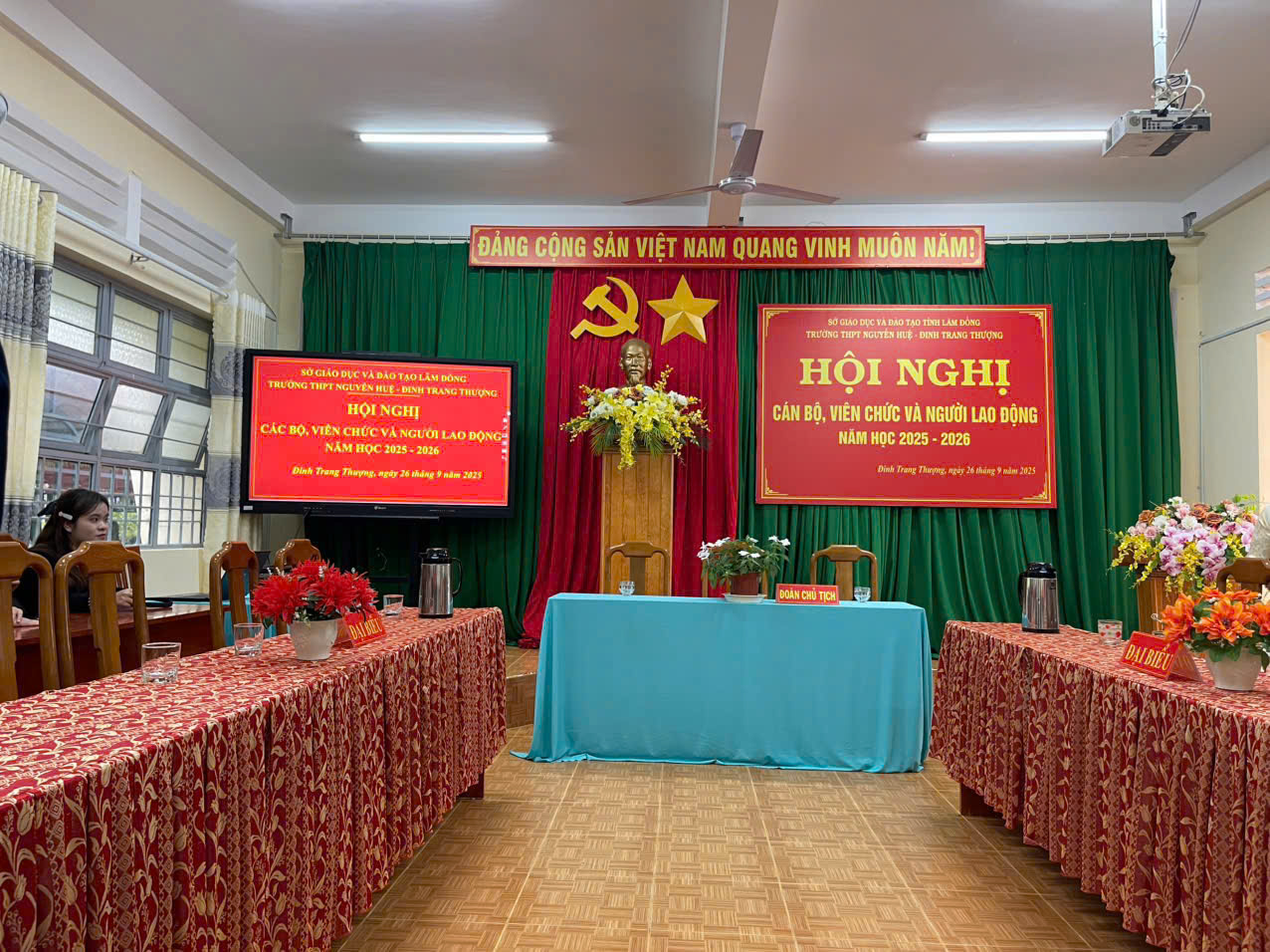 HỘI NGHI CÁN BỘ, VIÊN CHỨC VÀ NGƯỜI LAO ĐỘNG  NĂM HỌC 2025 - 2026
